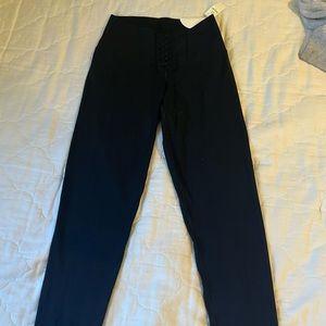 Aerie offline real me 7/8 legging Hi-rise Sz MEDIUM with braid detail in middle